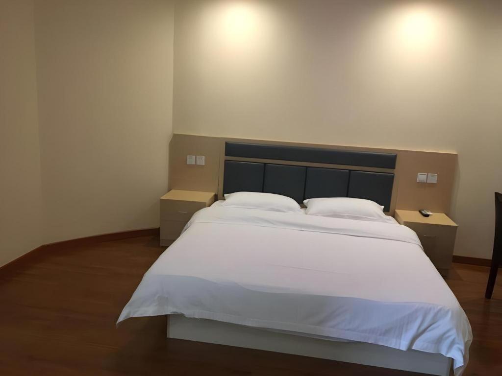 GreenTree Inn Anhui Wuhu Fangte Second Phase Nanxiang Wanshang Express Hotel Luaran gambar